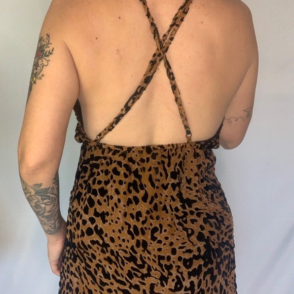 Lulu’s animal print halter dress - Picture 6 of 8